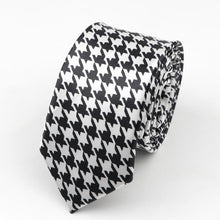 Last inn bildet i Galleri-visningsprogrammet, Classic Fashion Men&#39;s Skinny Tie Colorful Musical Notes Printed Piano Guitar Polyester 5cm Width Necktie Party Gift Accessory
